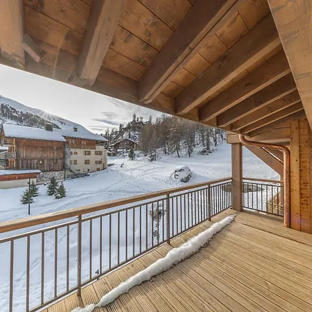 Appartement De Luxe à Avec Piscine Et Parking - Fr-1-694-421 Val-dʼIsère